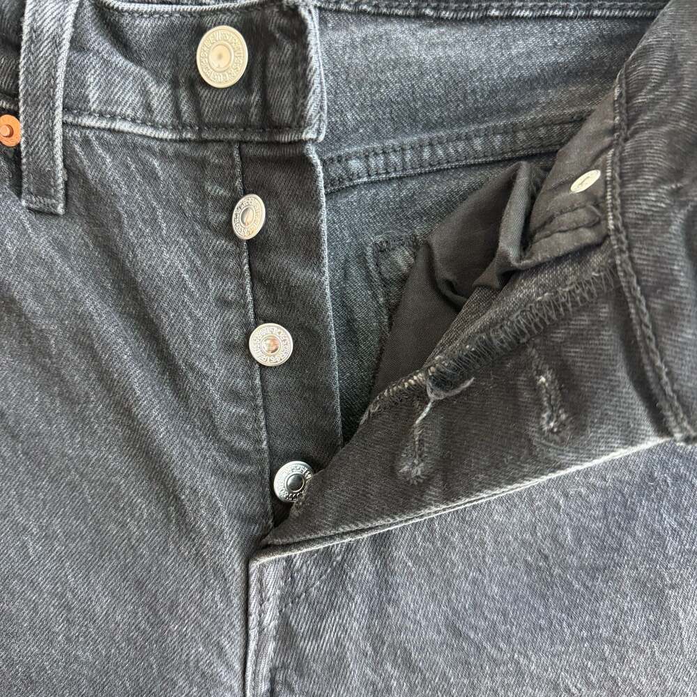 Levi's Premium Wedgie Bootcut Jeans in Black Size 26x30 - Picture 5 of 7
